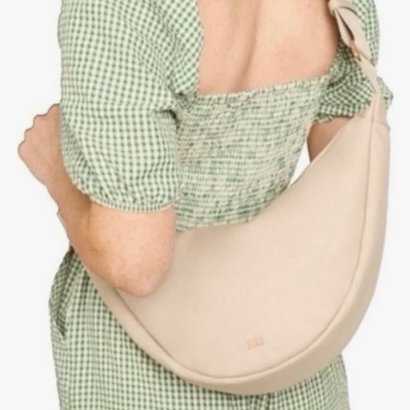 JULY Everyday Crescent Bag 🤍 - Picture 3 of 16